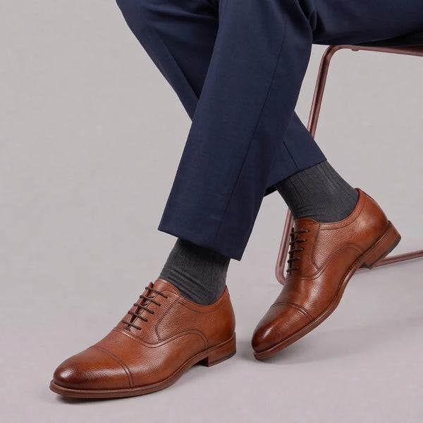 Men's elegant vintage brown oxford shoe in leather