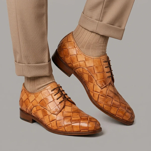 Men's elegant vintage tan derby in woven leather