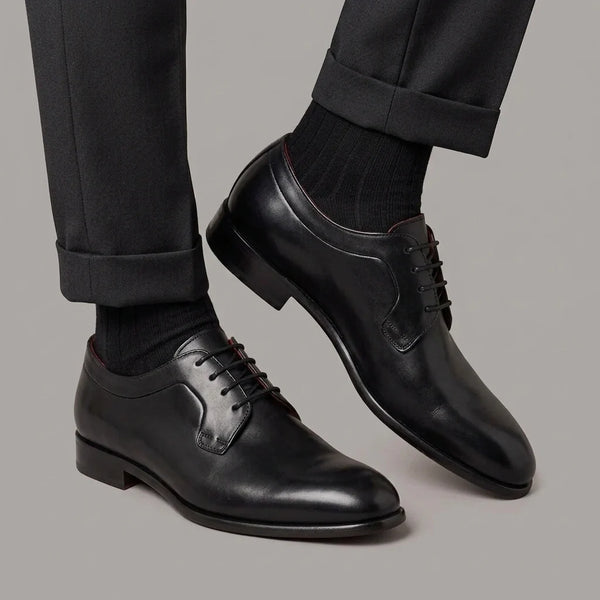 Elegant black derby for men in smooth leather